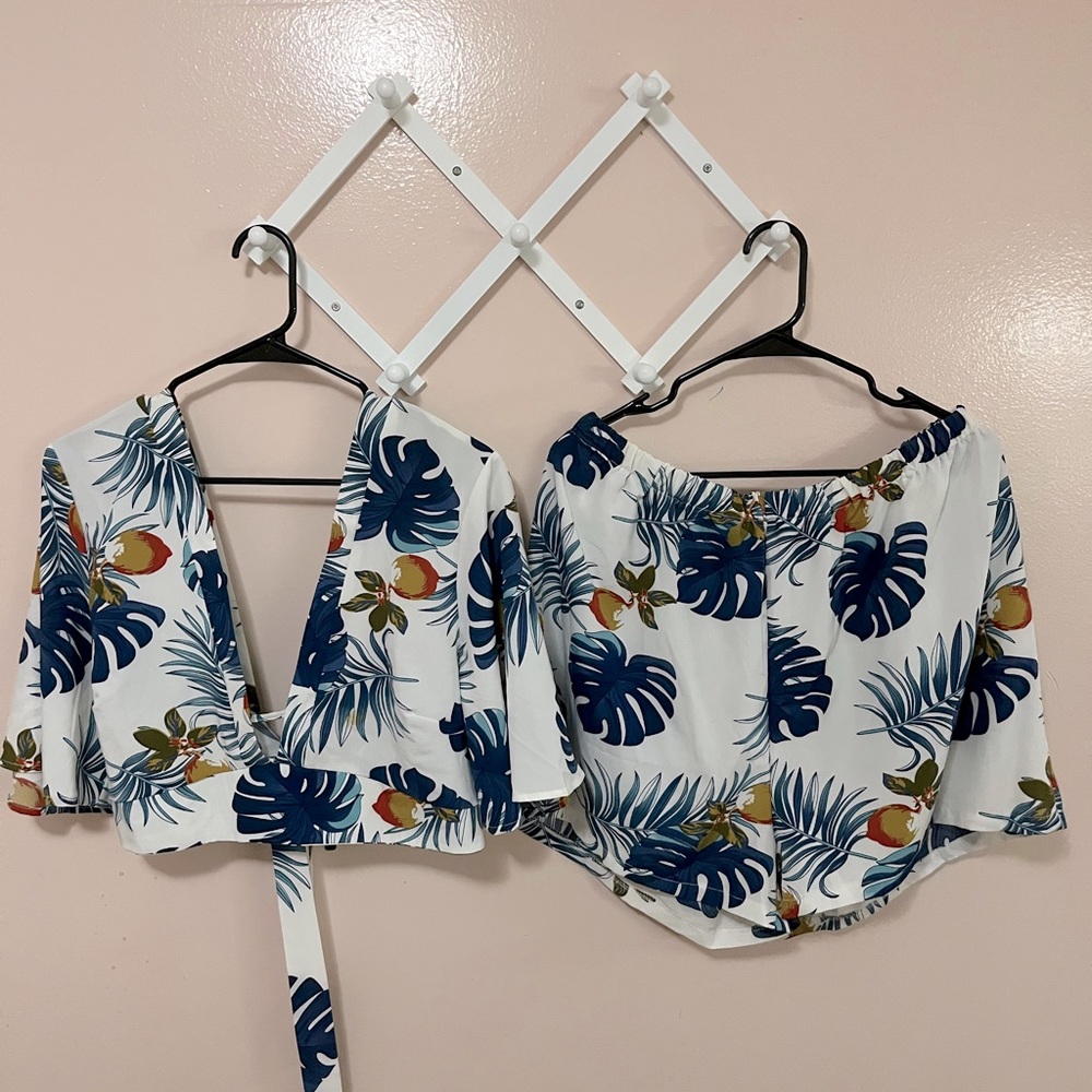 Two piece set